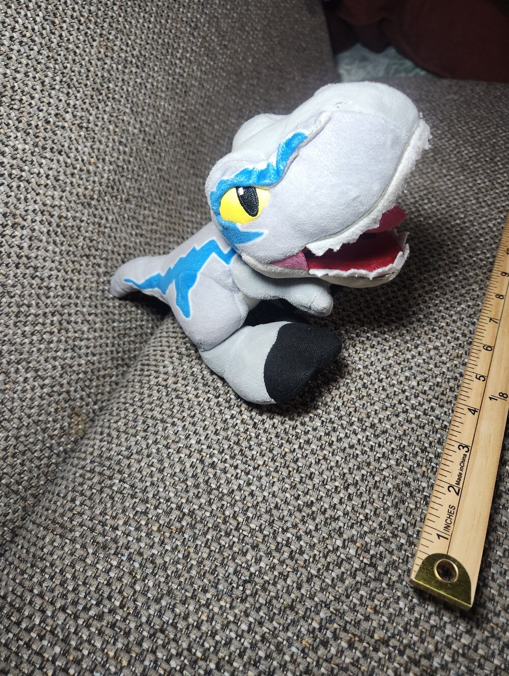 Jurassic World Dominion Velociraptor Blue Raptor Sound Plush Untested